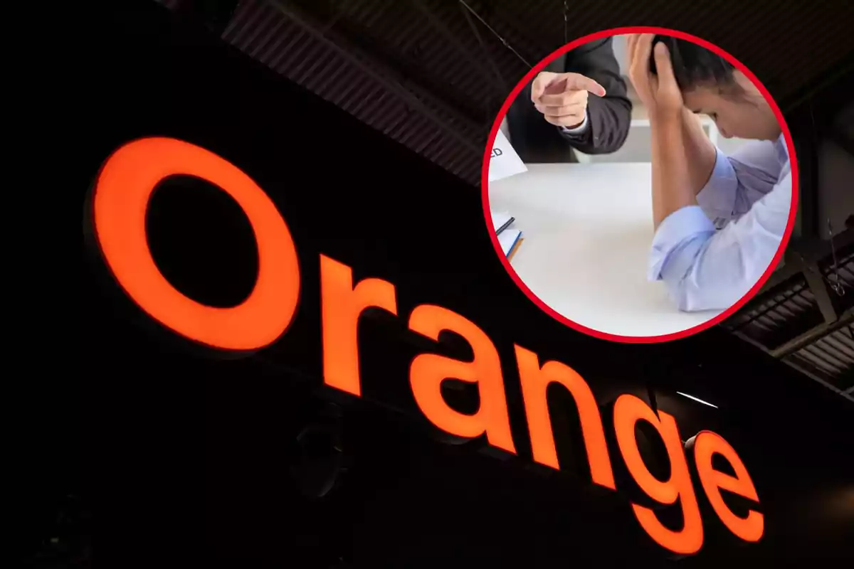 Rètol il·luminat de "Orange" amb una imatge superposada d'una persona amb el cap entre les mans i una altra persona assenyalant-la.