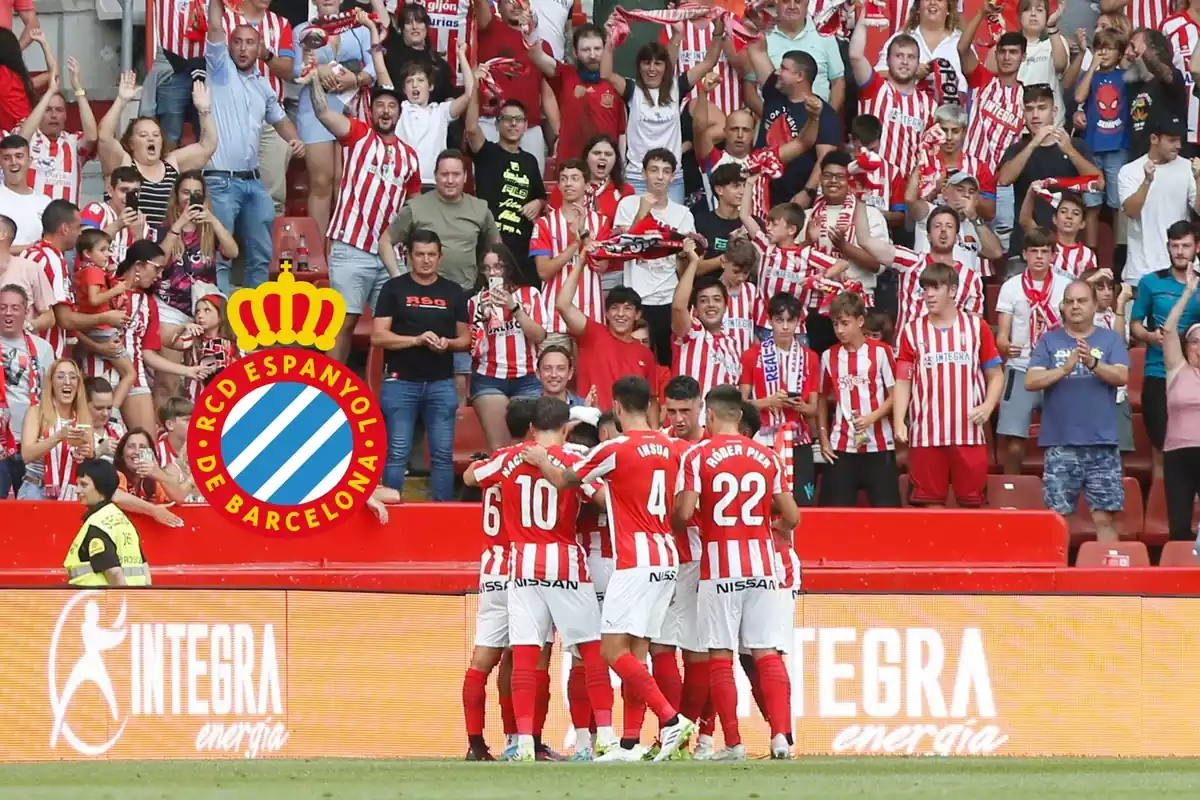Jugadors de l'Sporting de Gijón celebrant un gol