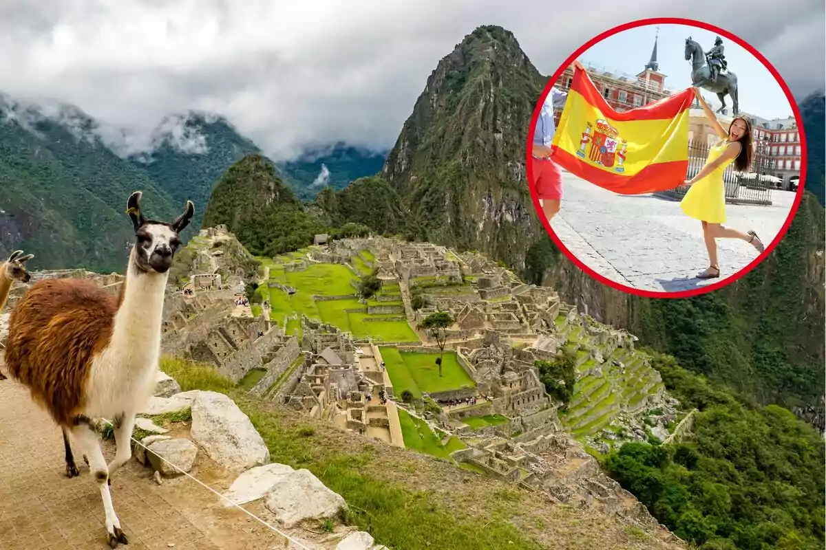 Una flama a Machu Picchu amb una imatge inserida d?una persona sostenint una bandera d?Espanya.