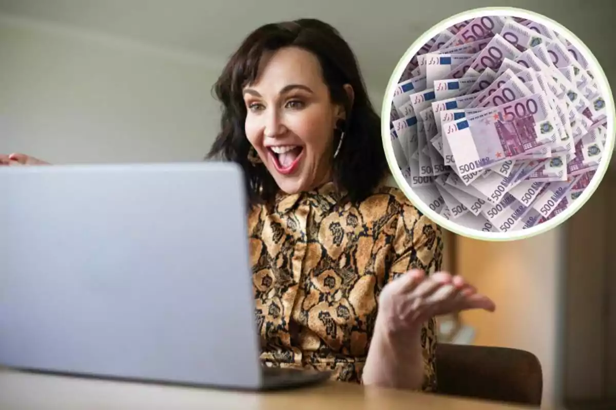 Dona emocionada davant d'un ordinador amb un cercle que mostra bitllets de 500 euros. Dona emocionada davant d'un ordinador amb un cercle que mostra bitllets de 500 euros.