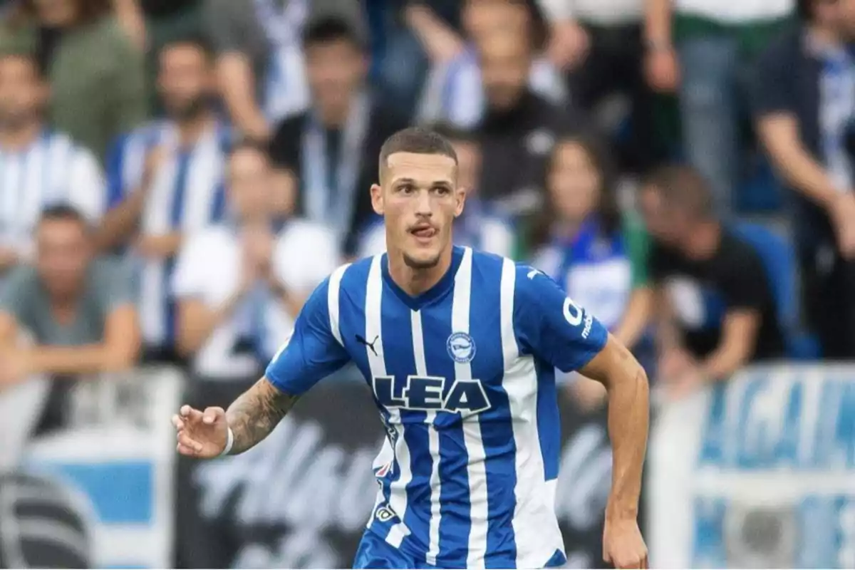 Rafa Marín amb el Deportivo Alavés a la 2023/24 Rafa Marín amb el Deportivo Alavés a la 2023/24