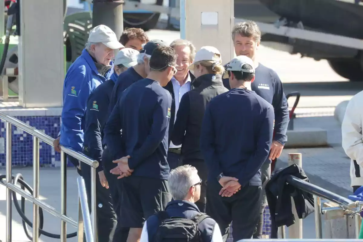 King Juan Carlos and Infanta Elena upon their arrival at the marina, on April 27, 2025, in Sanxenxo. King Juan Carlos and Infanta Elena upon their arrival at the marina, on April 27, 2025, in Sanxenxo.