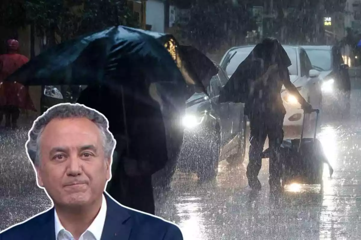 Imagen de fondo de personas y coches en una carretera bajo la lluvia junto a otra imagen de Roberto Brasero en primer plano Imagen de fondo de personas y coches en una carretera bajo la lluvia junto a otra imagen de Roberto Brasero en primer plano
