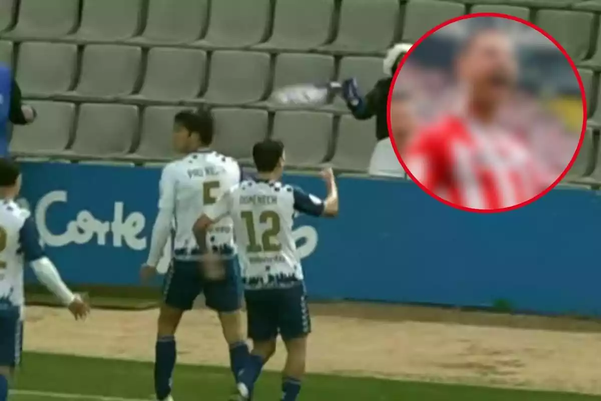 Muntatge amb una imatge de futbolistes del CE Sabadell celebrant un gol ia la cantonada superior dreta, dins d'un cercle i difuminat, el futbolista de qui parla la notícia