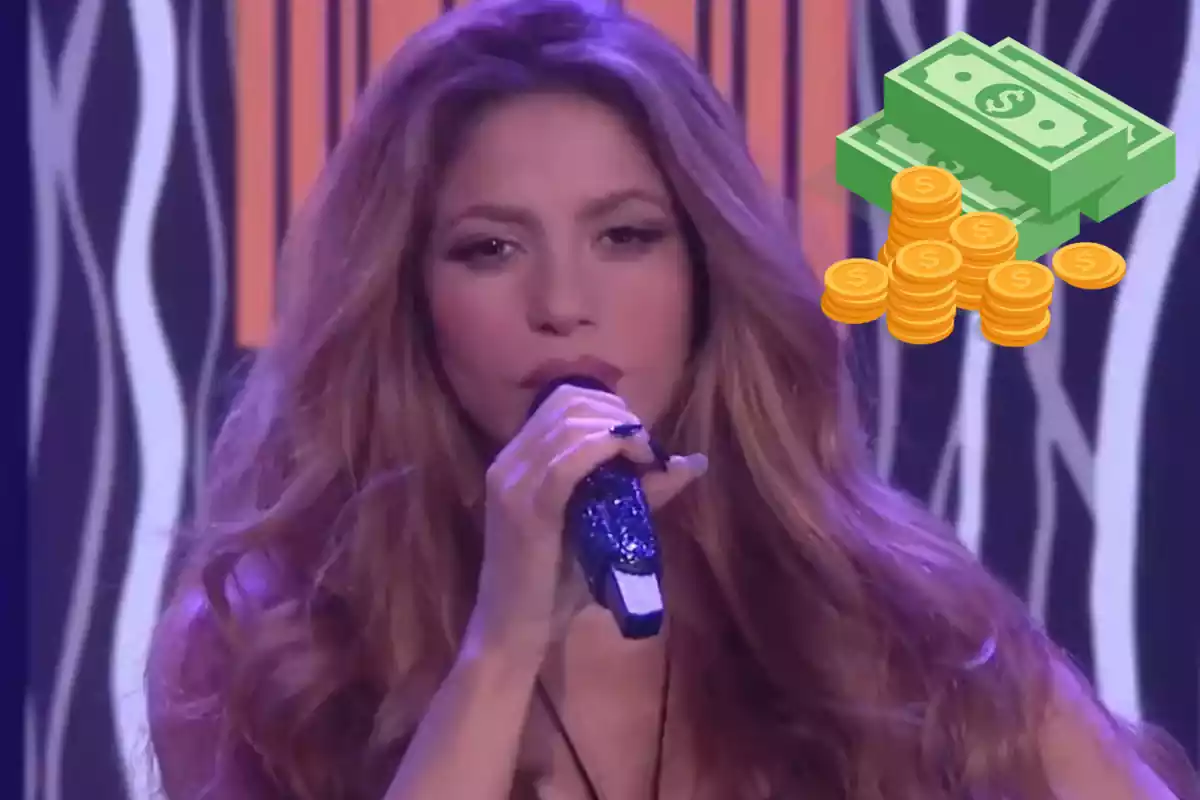 Muntatge amb una imatge de Shakira durant un concert. A la dreta una emoticona amb bitllets i monedes