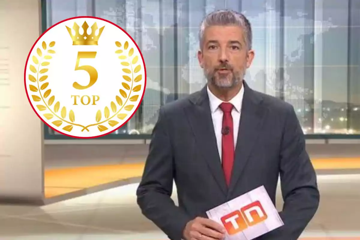 Presentador de notícies amb un gràfic de "Top 5" a la pantalla.