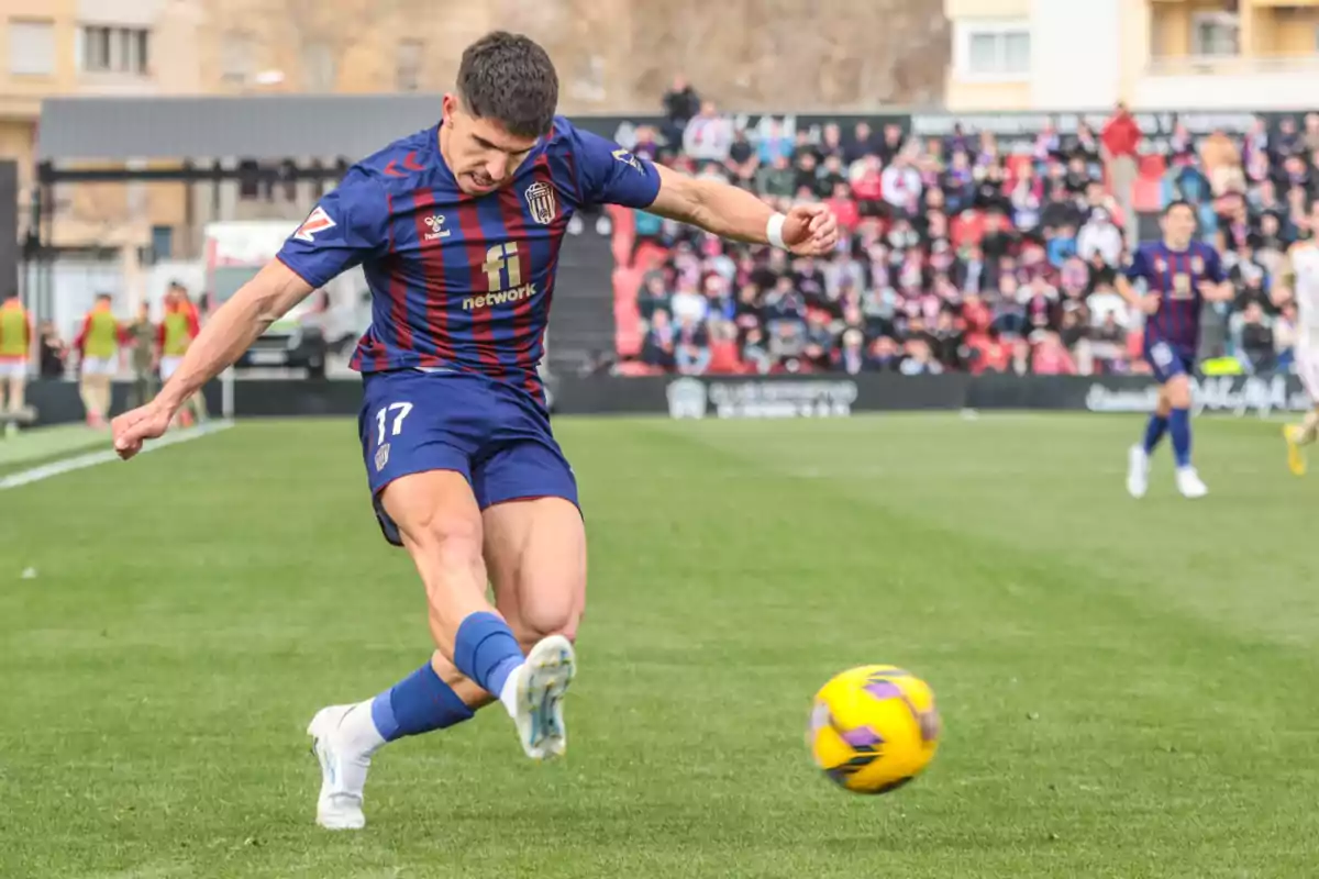 Víctor García en un partit amb l’Eldense Víctor García en un partit amb l’Eldense