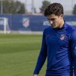 Julián Álvarez, capcot, en un entrenament amb l'Atlético de Madrid